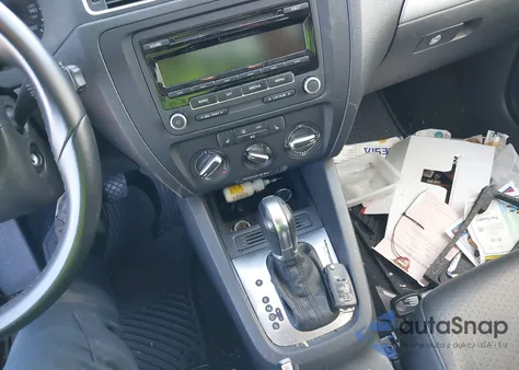 2014 Volkswagen Jetta 1.8T Se from USA, damaged, VIN 3VWD17AJ6EM261391